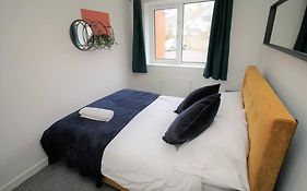 Thesiger Court Apartments - Free Private Parking - By Property Promise
